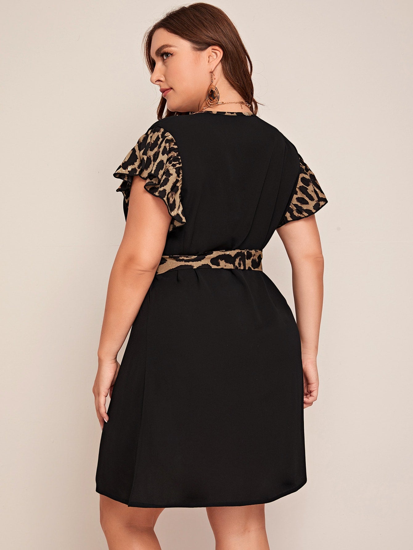 Plus V-neck Leopard Print Belted Dress