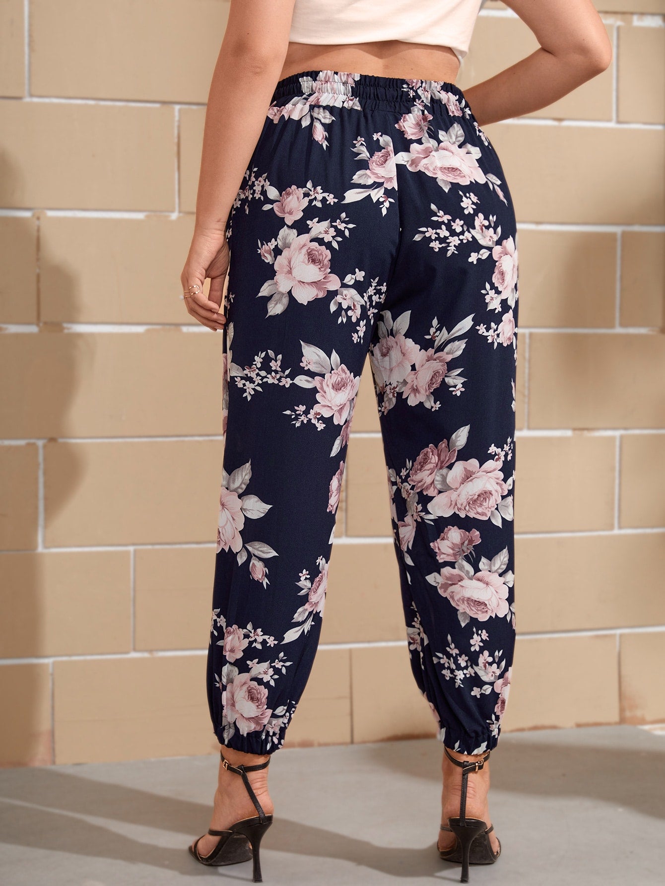 Plus Allover Floral Drawstring Waist Pants