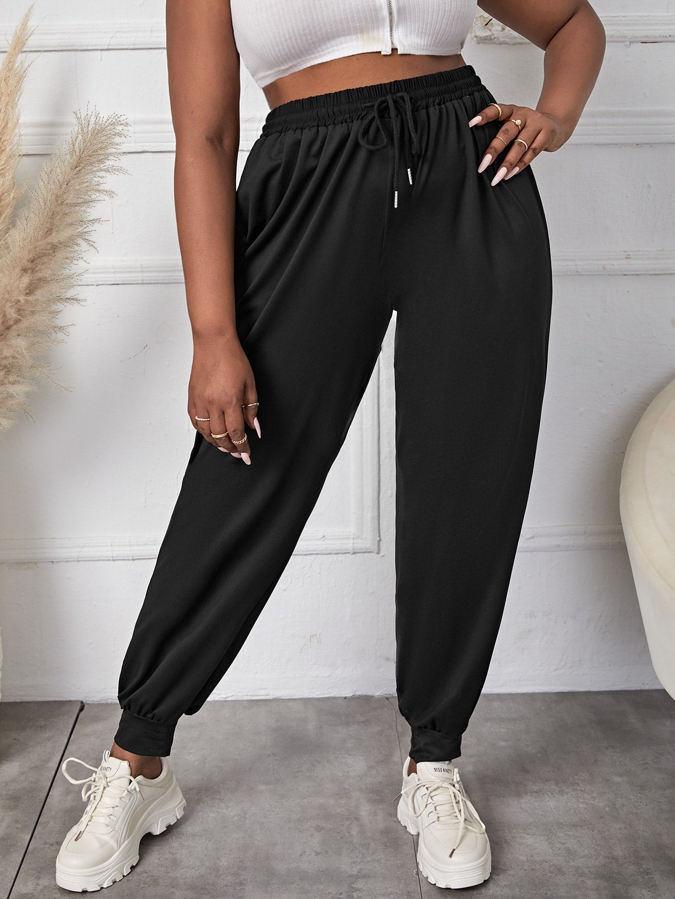 Plus Size Sweatpants Producer