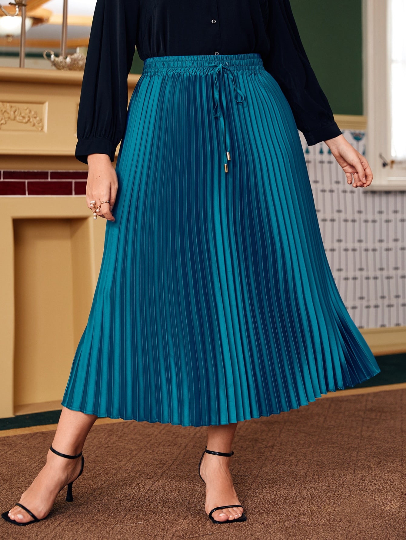 Plus Drawstring Waist Pleated Skirt