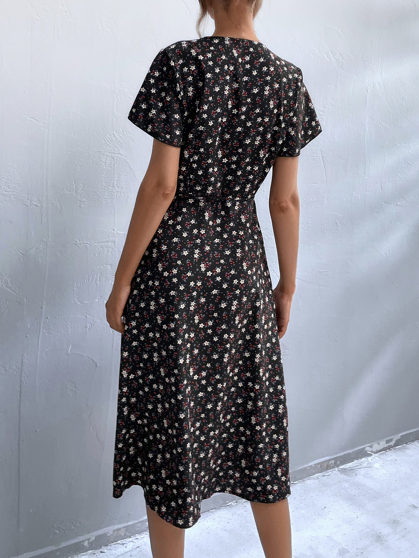 Ditsy Floral Print Wrap Knotted Dress