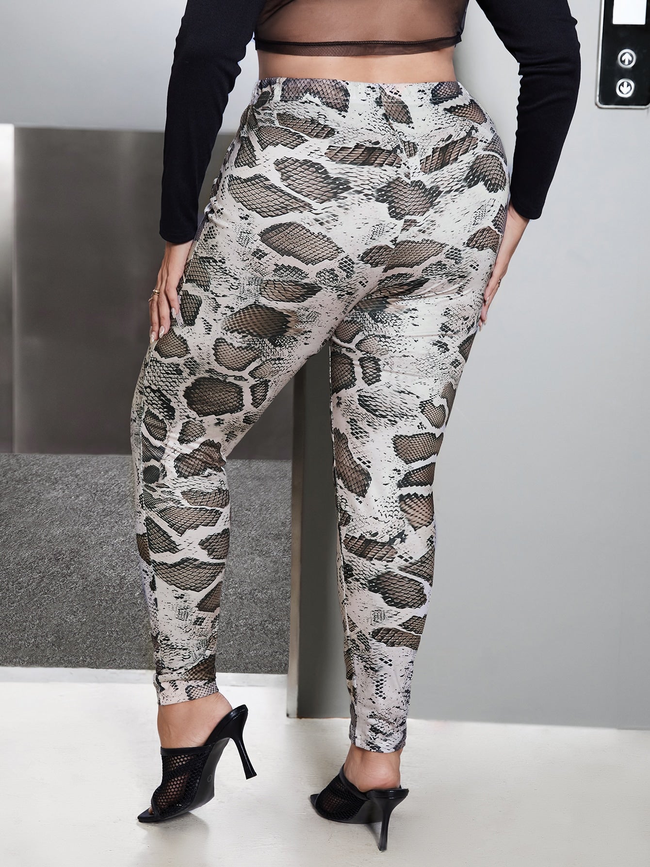 Plus Snakeskin Print Leggings