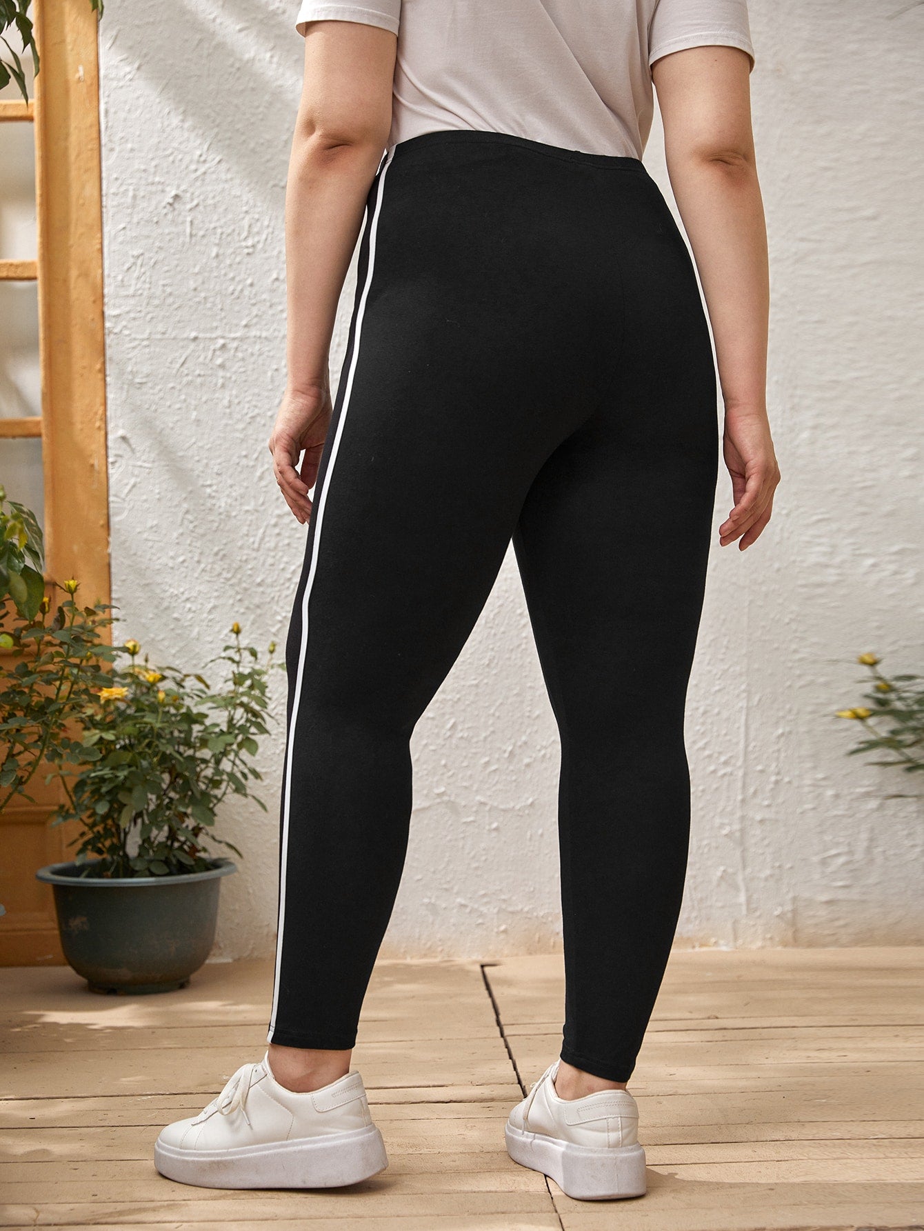 Plus High Waist Contrast Tape Leggings