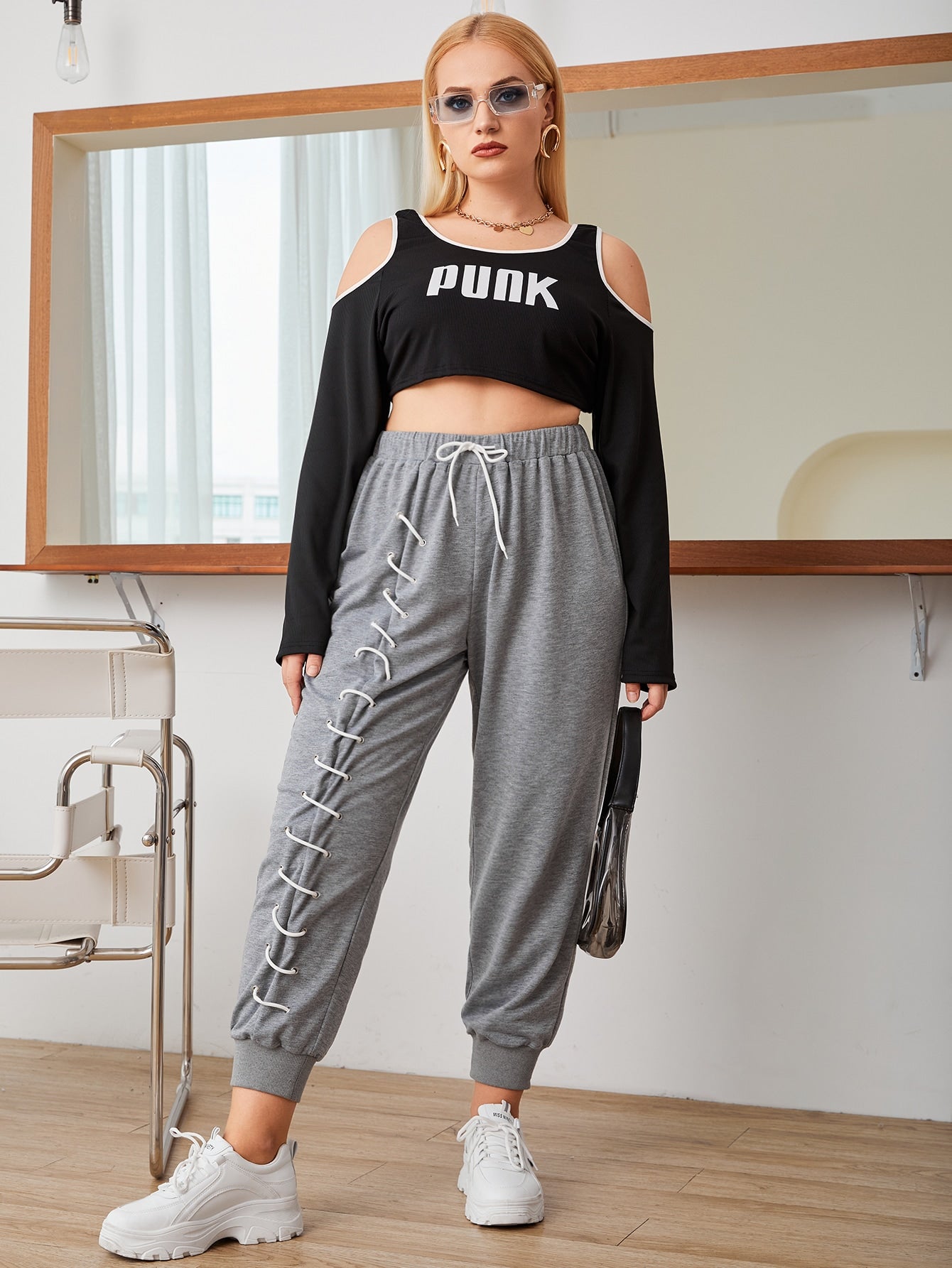 Plus Size Sweatpants Producer