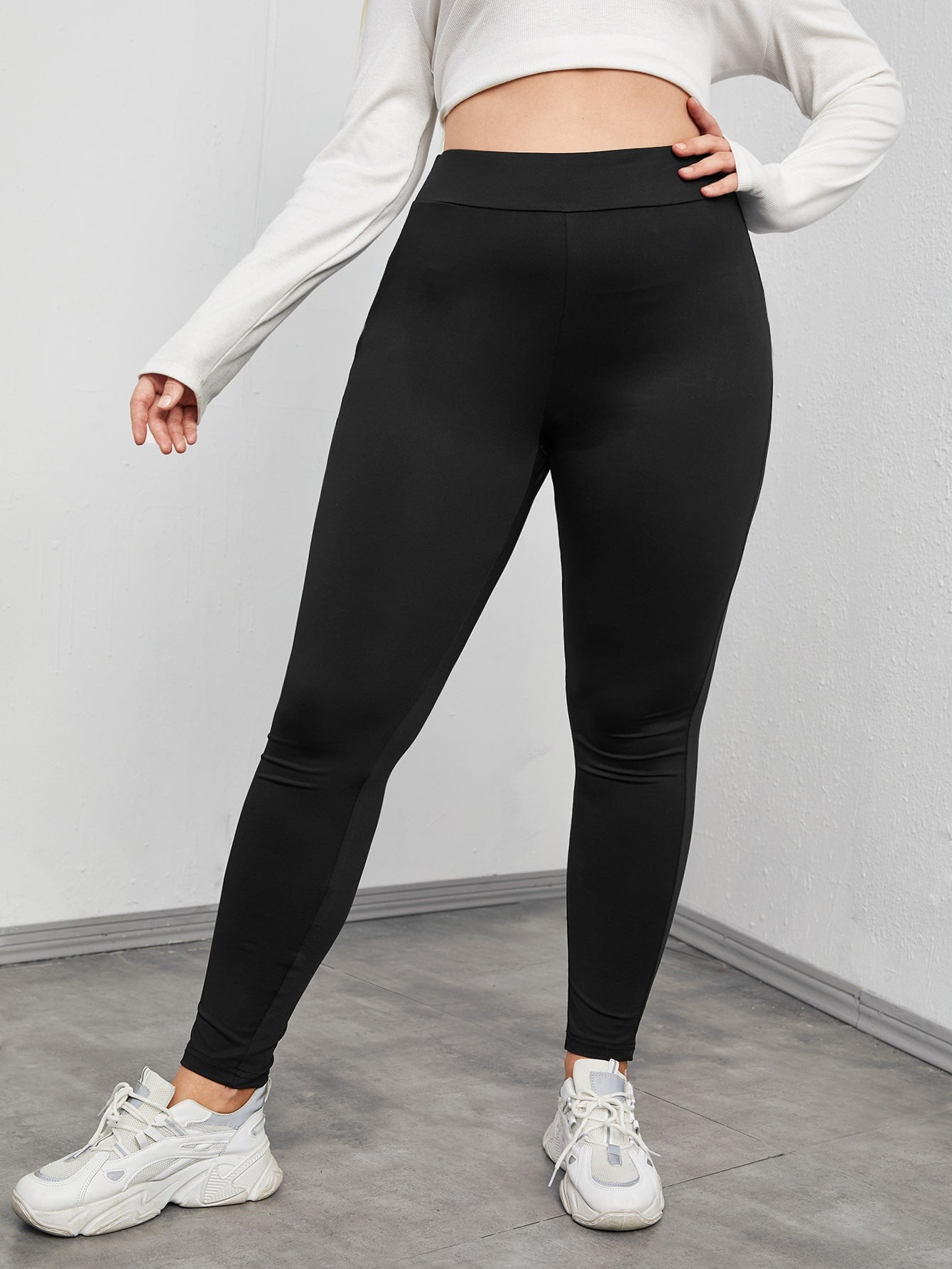 Plus Pocket Back High Waist Leggings