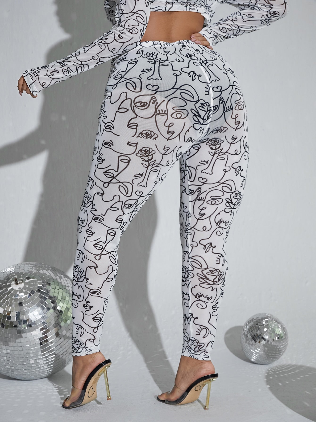 Plus Figure Graphic Mesh Leggings