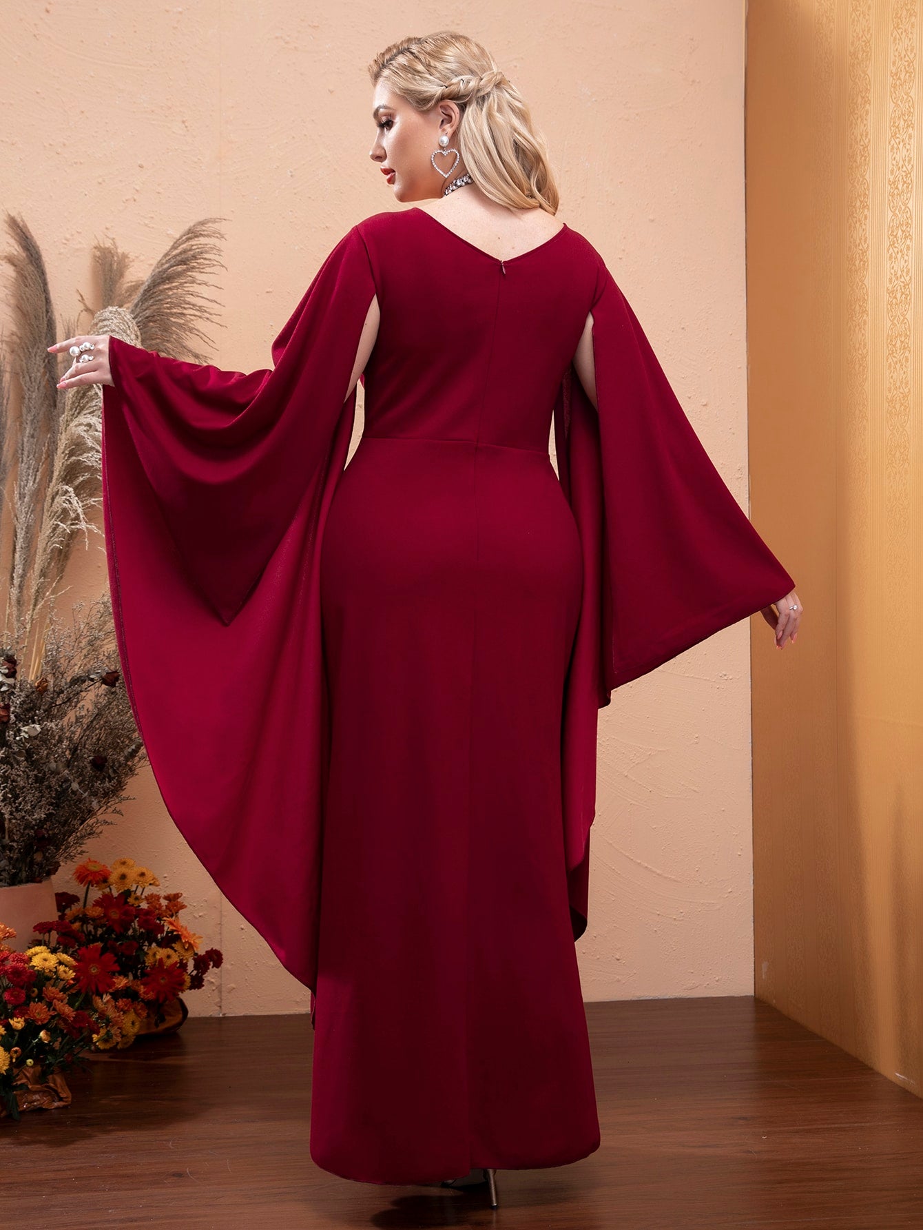 Plus Solid Cloak Sleeve Dress