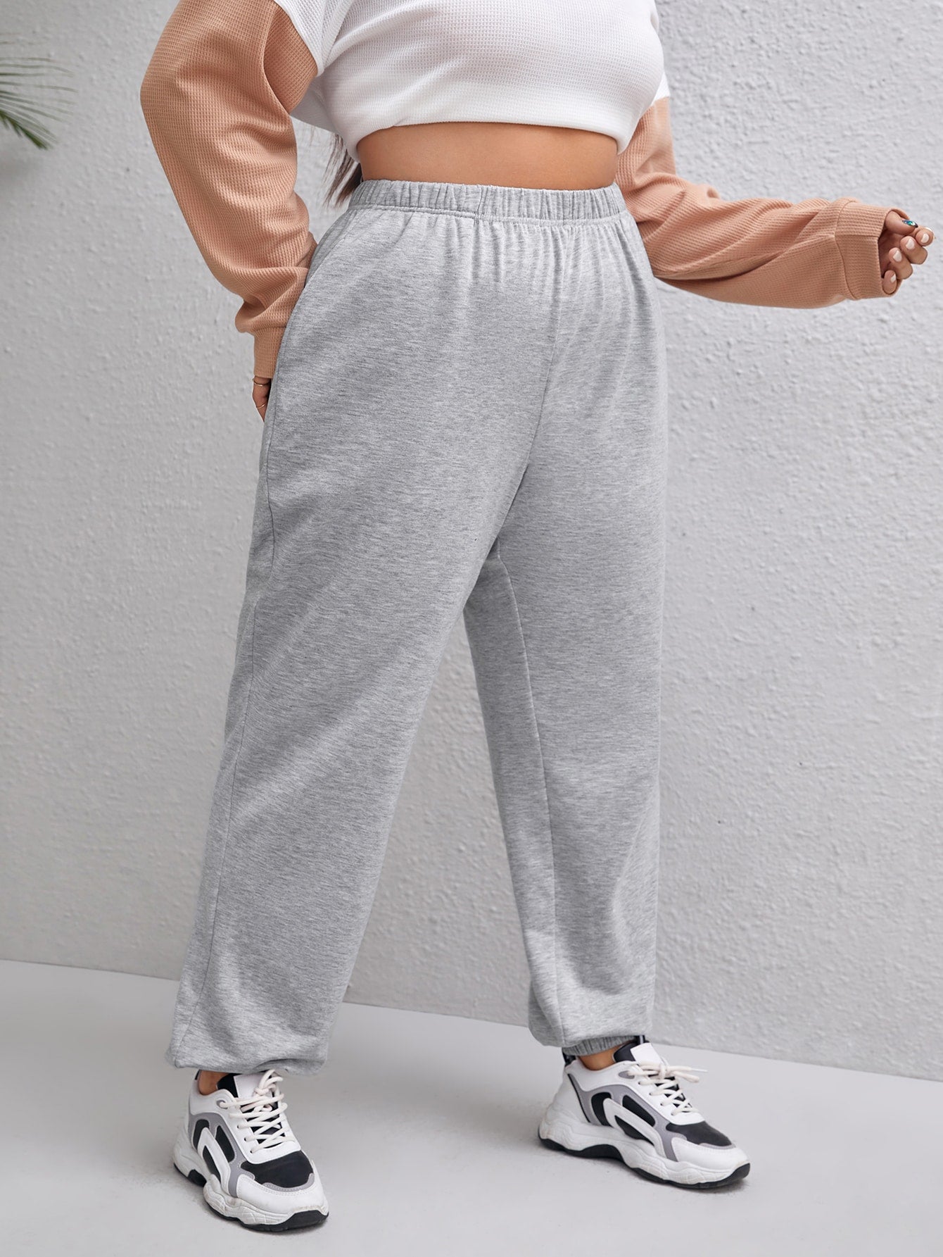 Plus Size Sweatpants Producer