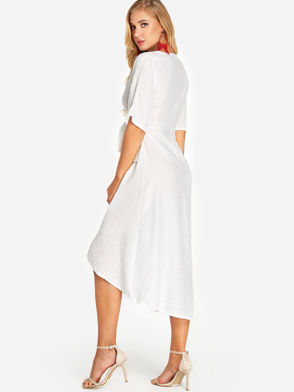 NEW FEELING Womens White V-Neck Dresses