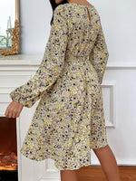 Ditsy Floral Lantern Sleeve Keyhole Back Dress