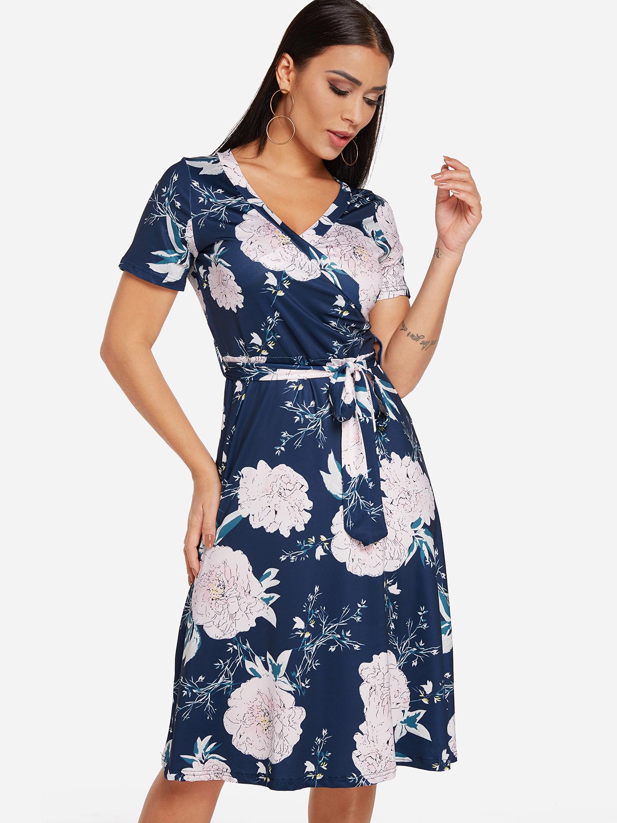 Wholesale V-Neck Short Sleeve Floral Print Self-Tie Dresses