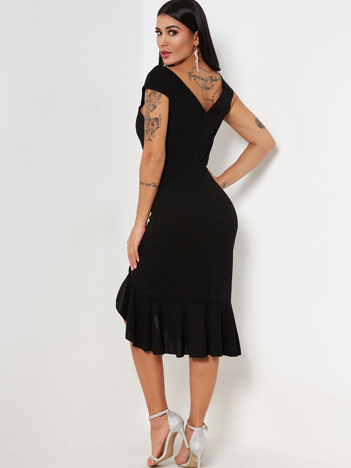 NEW FEELING Womens Black V-Neck Dresses